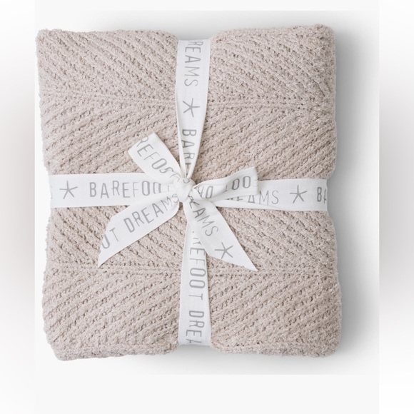 BAREFOOT DREAMS CozyChic Herringbone Throw Blanket